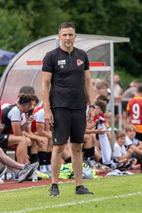 Trainer Oliver Ofentausek (TSV Berg) unzufrieden TSV Berg vs SSV Ulm, Fussball, Freundschaftsspiel, 05.07.2026 TSV Berg vs SSV Ulm, Fussball, Freundschaftsspiel, 05.07.2026 Leutkirch *** Coach Oliver Ofentausek of TSV Berg is dissatisfied TSV Berg vs. SSV Ulm, Soccer, Friendly Match, July 5, 2026 TSV Berg vs. SSV Ulm, Soccer, Friendly Match, July 5, 2026 Leutkirch Copyright: xEibner-Pressefotox EP_EER