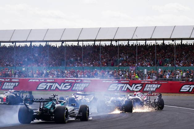 FORMULA ONE BRITISH GRAND PRIX 2026 Alexander Albon 23 (THA) Williams and Oliver Bearman 87 (GBR) Haas F1 Team collide at the start of the race during the Formula 1 Pirelli British Grand Prix 2026, 9th round of the 2026 Formula 1 World Championship, WM, Weltmeisterschaft from 3rd - 5th July, 2026 at the Silverstone Circuit, Silverstone, England. Credit: Robbie Hoad Every Second Media Editorial use only. All images are copyright Every Second Media Limited. No images may be reproduced without prior permission. Copyright: xIMAGO EveryxSecondxMediax ESM-2060-0844 RobbiexHoadx xEveryxSecondxMediax