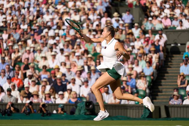 2026 Wimbledon, July 05, Day 7 LONDON, - JULY 5: Aryna Sabalenka plays a shot on Centre court against Naomi Osaka of Japan in the fourth round during the 2026 Wimbledon, July 05, Day 7 at The all England club, Wimbledon on July 5, 2026 in London,GBR. London The all England club, Wimbledon GBR Copyright: xPeterxvanxdenxBerg ISIxPhotosx 9462