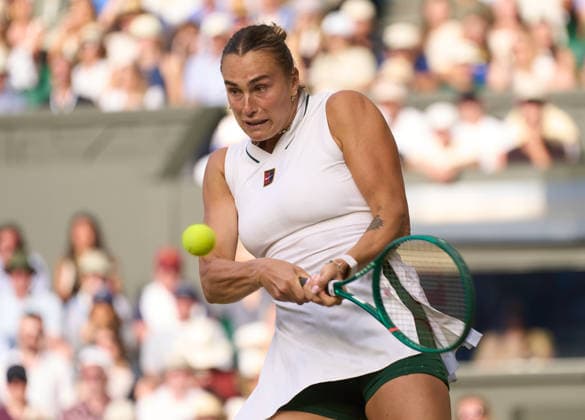 2026 Wimbledon, July 05, Day 7 LONDON, - JULY 5: Aryna Sabalenka plays a shot on Centre court against Naomi Osaka of Japan in the fourth round during the 2026 Wimbledon, July 05, Day 7 at The all England club, Wimbledon on July 5, 2026 in London,GBR. London The all England club, Wimbledon GBR Copyright: xPeterxvanxdenxBerg ISIxPhotosx 9462