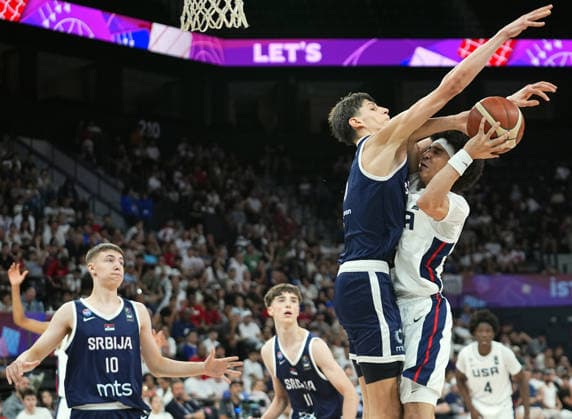 United States v Serbia - FIBA U17, U 17 Basketball World Cup ISTANBUL, TURKIYE - JULY 5: Cayden Daughtry (R) of US in action against Nikola Kusturica (25) of Serbia during the FIBA Under-17 Basketball World Cup final game between US and Serbia at the Basketball Development Center in Istanbul, Turkiye, on July 5, 2026. Esra Bilgin Anadolu Istanbul Turkey. Editorial use only. Please get in touch for any other usage.  Copyright: x2026xAnadoluxEsraxBilginx
