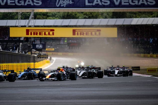 F1 - BRITISH GRAND PRIX 2026 start of the race, depart, 30 LAWSON Liam (nzl), Visa Cash App RB F1 Team VCARB03, action 55 SAINZ Carlos (spa), Williams Racing FW48, action during the Formula 1 British Grand Prix 2026, 9th round of the 2026 Formula One World Championship, WM, Weltmeisterschaft from July 3 to 5, 2026 on the Silverstone Circuit, in Silverstone, United Kingdom - SilverstoneUnited Kingdom  Copyright: xALBERTOxVIMERCATIx