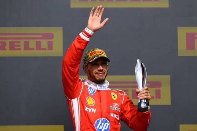 F1 Grand Prix of Great Britain Lewis Hamilton of the United Kingdom and Scuderia Ferrari HP gestures to his supporters after finishing third during the Formula 1 Pirelli British Grand Prix 2026 at Silverstone Circuit, Towcester, on July 5, 2026. Towcester Northants United Kingdom  Copyright: xMIxNewsx originalFilename:fletcher-formula1260705_npKcP.jpg