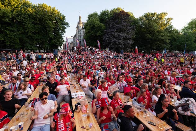 260705 Fans of Norway follows the FIFA World Cup, WM, Weltmeisterschaft, Fussball match between Brazil and Norway on a big screen on July 5, 2026 in Oslo. Photo: Marius Nordnes BILDBYRAN COP 185 MX0003 fotboll football soccer fotball fifa world cup 2026 brazil - norway fans in oslo bbeng publik *** July 5, 2026: Fans in Norway watch the FIFA World Cup match between Brazil and Norway on a big screen on July 5, 2026 in Oslo. Photo by Marius Nordnes, BILDBYRAN COP 185 MX0003 soccer football fotball FIFA World Cup 2026 Brazil Norway fans in Oslo bbeng audience  Copyright: MARIUSxNORDNES BB260705ZS018