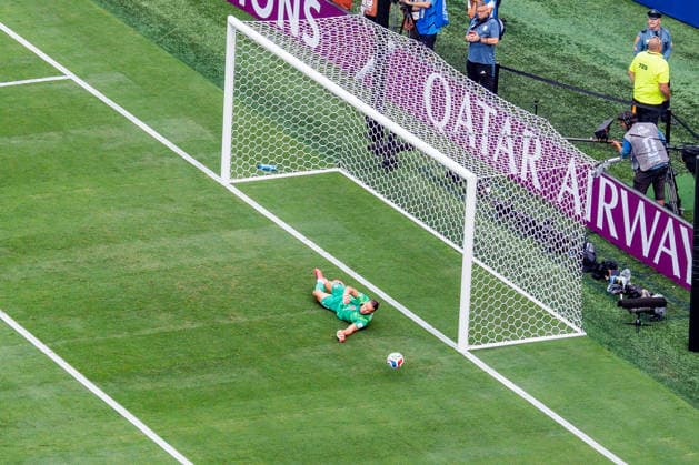 FIFA Fussball Weltmeisterschaft 2026, Achtelfinale, Brasilien vs. Norwegen, 05.07.2026, New Jersey Stadion Elfmeter verschossen von Bruno an Orjan Nyland *** 2026 FIFA World Cup, Round of 16, Brazil vs. Norway, July 5, 2026, New Jersey Stadium—Bruno missed a penalty kick saved by Orjan Nyland Copyright: xBahhoxKarax
