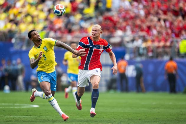 260705 Gabriel Magalhaes of Brazil and Erling Braut Haaland of Norway during the FIFA World Cup, WM, Weltmeisterschaft, Fussball 2026 round of 16 football match between Brazil and Norway on July 5, 2026 in New Jersey. Photo: Jon Olav Nesvold BILDBYRAN COP 217 VG0982 bbeng fotboll football soccer fotball vm fotbolls-vm fotball-vm fotbolls-vm 2026 fifa world cup 2026 new york 8-delsfinale round of 16 brasilien brazil brasil norge norway *** July 5, 2026: Gabriel Magalhaes of Brazil and Erling Braut Haaland of Norway during the FIFA World Cup 2026 Round of 16 soccer match between Brazil and Norway on July 5, 2026 in New Jersey. Photo by Jon Olav Nesvold. BILDBYRAN COP 217 VG0982 bbeng soccer football fotball World Cup 2026 FIFA World Cup 2026 New York 8 round of 16 Brazil Norway  Copyright: JONxOLAVxNESVOLD BB260705JE056