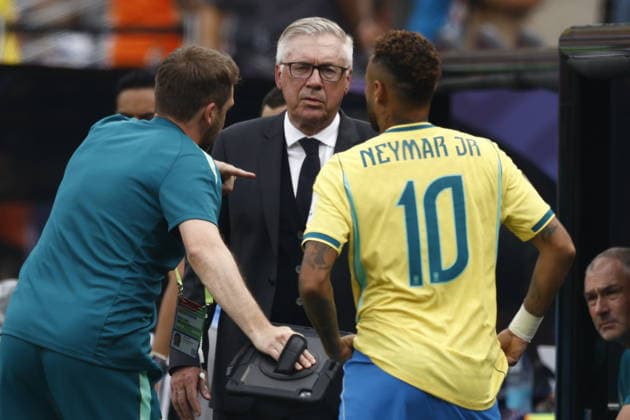 FIFA World Cup, WM, Weltmeisterschaft, Fussball 2026 - Round of 16 - Brazil vs Norway Brazil s head coach Carlo Ancelotti (C) and his player Neymar (R) during the FIFA World Cup 2026 Round of 16 match Brazil against Norway, in New Jersey, USA, 05 July 2026. EAST RUTHERFORD United States  Copyright: xWILLxOLIVERx