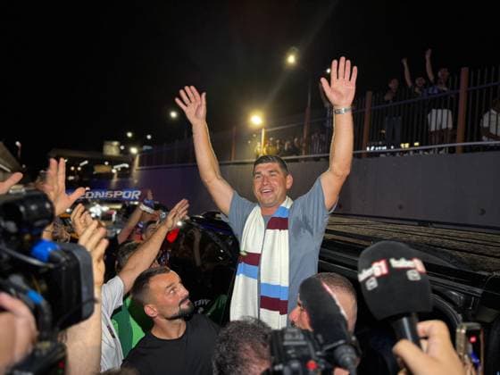 Football: Trabzonspor fans welcome new signings