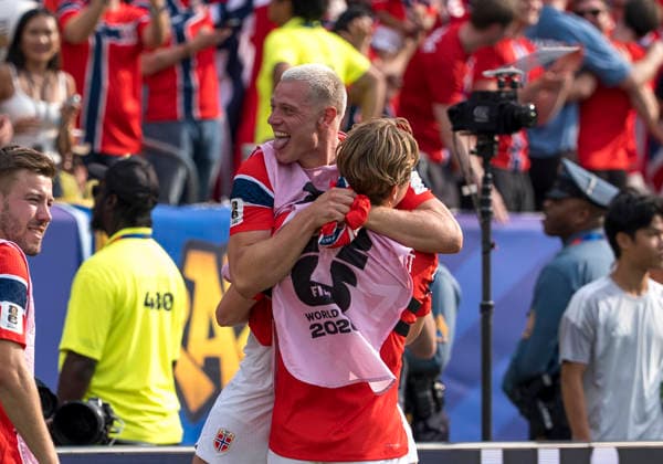 Jubel nach dem Tor zum 0-2 durch Erling Haaland (Norway, 9), jubelnd, bejubelt, jubelt, jubeln, emotionen, celebrate. Tor, Goal. Hier jubelt Julian Ryerson (Norway, 26) mit Sander Berge (Norway, 8) FIFA World Cup, WM, Weltmeisterschaft, Fussball 2026: Brazil v Norway 05 July 2026, FIFA World Cup 2026: Brazil v Norway (Round of 16) at New York New Jersey Stadium in East Rutherford, New Jersey, USA. *** Celebration after Erling Haaland of Norway, 9, scores the 0–2 goal; celebrating, cheered, cheers, emotions, celebrating a goal, Goal Here, Julian Ryerson (Norway, 26) celebrates with Sander Berge (Norway, 8). 2026 FIFA World Cup: Brazil vs. Norway, July 5, 2026; 2026 FIFA World Cup: Brazil vs. Norway, Round of 16 at New York–New Jersey Stadium in East Rutherford, New Jersey, USA Copyright: HMBxMedia xMarcoxBader