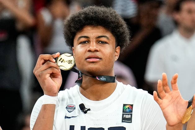 United States v Serbia: Final - FIBA U17, U 17 Basketball World Cup 2026 Joaquim Boumtje Boumtje of the United States displays his medal during the medal ceremony after the FIBA U17 Basketball World Cup final match between the United States and Serbia at BDC Main Venue in Istanbul, Turkey, on July 5, 2026. Istanbul Istanbul Turkey  Copyright: xYagizxGurtugx originalFilename:gurtug-usavserb260705_npshm.jpg