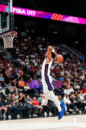United States v Serbia: Final - FIBA U17, U 17 Basketball World Cup 2026 Asa Montgomery of the United States dunks the ball during the FIBA U17 Basketball World Cup final match between the United States and Serbia at BDC Main Venue in Istanbul, Turkey, on July 5, 2026. Istanbul Istanbul Turkey  Copyright: xYagizxGurtugx originalFilename:gurtug-usavserb260705_npMOX.jpg