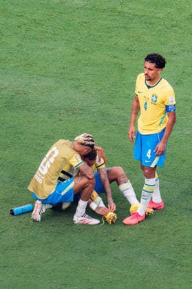 FIFA Fussball Weltmeisterschaft 2026, Achtelfinale, Brasilien vs. Norwegen, 05.07.2026, New Jersey Stadion Neymar Junior Jr in Tränen am Beten in Trauer Enttäuschung Marquinhos *** 2026 FIFA World Cup, Round of 16, Brazil vs. Norway, July 5, 2026, New Jersey Stadium: Neymar Jr. in tears, praying, mourning, disappointed; Marquinhos Copyright: xBahhoxKarax