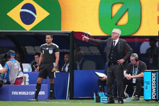 July 5, 2026, East Rutherford, New Jersey, United States: Carlo Ancelotti, head coach of Brazil, gestures during the FIFA World Cup, WM, Weltmeisterschaft, Fussball 2026 Round Of 16 match between Brazil and Norway at New York New Jersey Stadium on July 05, 2026 in East Rutherford, New Jersey. East Rutherford United States - ZUMAa181 20260705_zaa_a181_094 Copyright: xJosexBretonx