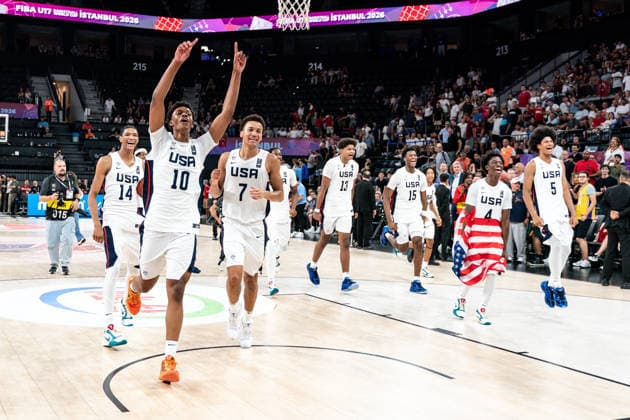 United States v Serbia: Final - FIBA U17, U 17 Basketball World Cup 2026 Team USA celebrates their gold medal with fans after the FIBA U17 Basketball World Cup final match between the United States and Serbia at BDC Main Venue on July 5, 2026, in Istanbul, Turkey. Istanbul Istanbul Turkey  Copyright: xYagizxGurtugx originalFilename:gurtug-usavserb260705_npBeS.jpg