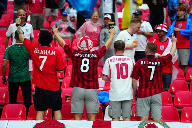 England fans Mexico v England, 2026 FIFA World Cup, WM, Weltmeisterschaft, Fussball Round of 16, Football, Azteca Stadium, Mexico City, Mexico - 05 Jul 2026Mexico City Azteca Stadium Mexico  Copyright: xJavierxGarcia Shutterstockx 16975483i