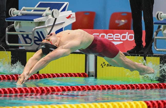 July 5, 2026, Montreal, Pq, Canada: Blake Tierney dives at the start of the men s 100m backstroke final at the Canadian Swimming Trials in Montreal, on Sunday, July 5, 2026. Canada News - July 5, 2026  - ZUMAc35_ 20260705_zaf_c35_046 Copyright: xGrahamxHughesx