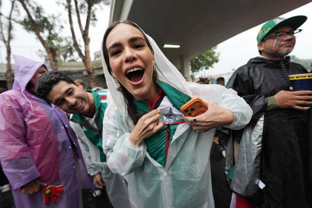 Mexico v England Round of 16 FIFA World Cup, WM, Weltmeisterschaft, Fussball 2026 A Female fan of Mexico attends the Mexico City Stadium to support her national team, Nationalteam during the FIFA World Cup 2026 round of 16 match between Mexico and England. on July 5, 2026 in Mexico City, Mexico. (Photo by Ian Robles Eyepix Group) Copyright: xIanxRobles xEyepixxGroupx EL_05072026_191126JPEG