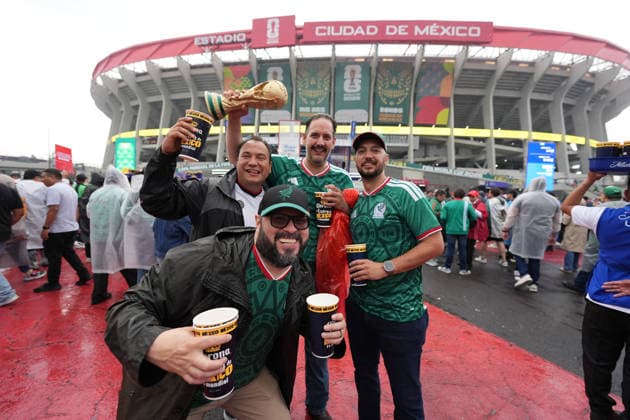 Mexico v England Round of 16 FIFA World Cup, WM, Weltmeisterschaft, Fussball 2026 Fans of Mexico attend the Mexico City Stadium to support their national team, Nationalteam during the FIFA World Cup 2026 round of 16 match between Mexico and England. on July 5, 2026 in Mexico City, Mexico. (Photo by Ian Robles Eyepix Group) Copyright: xIanxRobles xEyepixxGroupx EL_05072026_191136JPEG