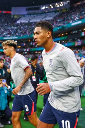 MEXICO CITY, MEXICO - JULY 5: Jude Bellingham of England walks out for warmups before the FIFA World Cup, WM, Weltmeisterschaft, Fussball 2026 Round Of 16 match between Mexico and England at Mexico City Stadium on July 5, 2026 in Mexico City, Mexico.  Copyright: xMBxMediax