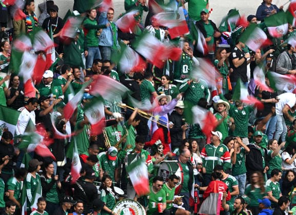 (260706) -- MEXICO CITY, July 6, 2026 -- Supporters of Mexico cheer before the round of 16 match between Mexico and England at the 2026 FIFA World Cup, WM, Weltmeisterschaft, Fussball at the Mexico City Stadium, Mexico, July 5, 2026. ) (SP)MEXICO-MEXICO CITY-FOOTBALL-FIFA WORLD CUP-ROUND OF 16-MEX VS ENG LixMuzi 