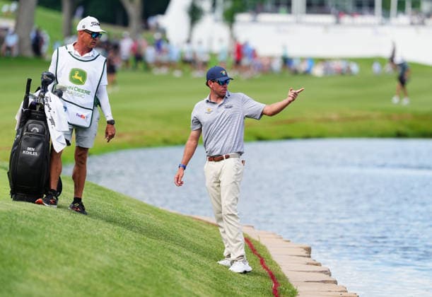 SILVIS, IL - JULY 05: PGA, Golf Herren golfer Beth Kohles who was tied with the lead going into the 18th hole questions the spectators to where his 2nd shot entered the water on the 18th hole during the final round of the John Deere Classic on July 5, 2026, at TPC Deere Run in Silvis, Illinois. (Photo by Brian Spurlock Icon Sportswire) GOLF: JUL 05 PGA John Deere Classic EDITORIAL USE ONLY Icon26070572