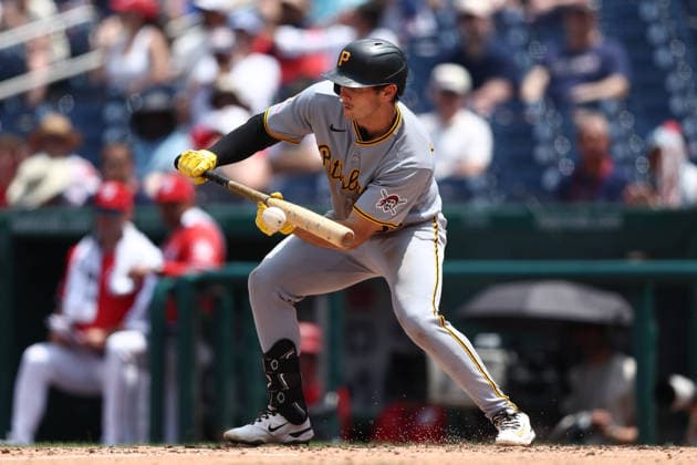 July 5, 2026, Washington D.C, District Of Columbia, United States: Washington, DC; Pittsburgh Pirates left fielder Tyler Callihan (37) squares to bunt during the Major League Baseball game between the Washington Nationals and the Pittsburgh Pirates at Nationals Park on Sunday, July 5, 2026. The Pirates beat the Nationals 11-5. MLB, Baseball Herren, USA Pittsburgh Pirates 11:5 Washington Nationals  - ZUMAp258 20260705_znp_p258_006 Copyright: xStevexPrakopex