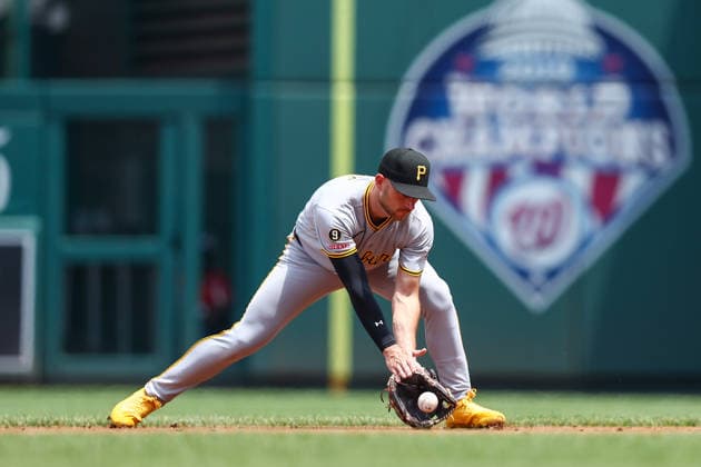 July 5, 2026, Washington D.C, District Of Columbia, United States: Washington, DC; Pittsburgh Pirates second baseman Brandon Lowe (5) fields a ground ball during the Major League Baseball game between the Washington Nationals and the Pittsburgh Pirates at Nationals Park on Sunday, July 5, 2026. The Pirates beat the Nationals 11-5. MLB, Baseball Herren, USA Pittsburgh Pirates 11:5 Washington Nationals  - ZUMAp258 20260705_znp_p258_018 Copyright: xStevexPrakopex
