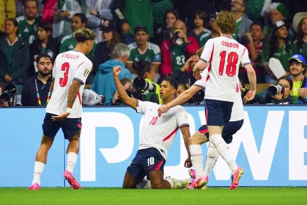 Jude Bellingham of England celebrates scoring the second goal Mexico v England, 2026 FIFA World Cup, WM, Weltmeisterschaft, Fussball Round of 16, Football, Azteca Stadium, Mexico City, Mexico - 05 Jul 2026Mexico City Azteca Stadium Mexico  Copyright: xJavierxGarcia Shutterstockx 16975483bq