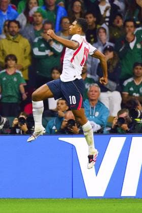 Jude Bellingham of England celebrates scoring the opening goal Mexico v England, 2026 FIFA World Cup, WM, Weltmeisterschaft, Fussball Round of 16, Football, Azteca Stadium, Mexico City, Mexico - 05 Jul 2026Mexico City Azteca Stadium Mexico  Copyright: xJavierxGarcia Shutterstockx 16975483bt