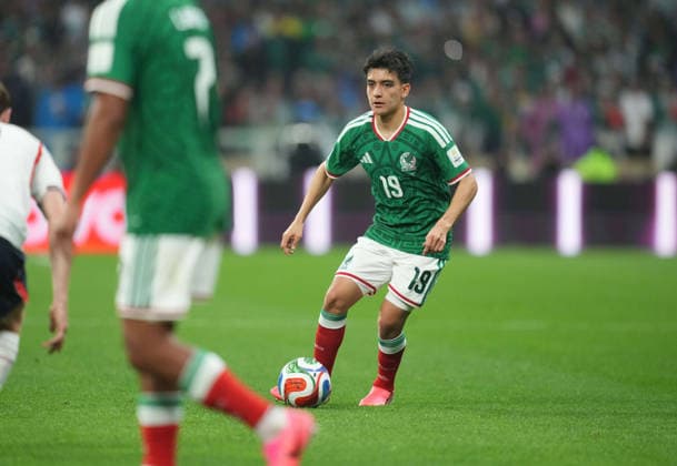 Gilberto Mora (Mexico) during Mexico and England, Round of 16 FIFA World Cup, WM, Weltmeisterschaft, Fussball 2026, Azteca Stadium, Mexico, Mexico on July 5, 2026. Thor Wegner DeFodi Images. (Photo by DeFodi Images) - *** Gilberto Mora of Mexico during the Mexico vs. England Round of 16 match at the 2026 FIFA World Cup, Azteca Stadium, Mexico City, on July 5, 2026. Photo by DeFodi Images, Thor Wegner