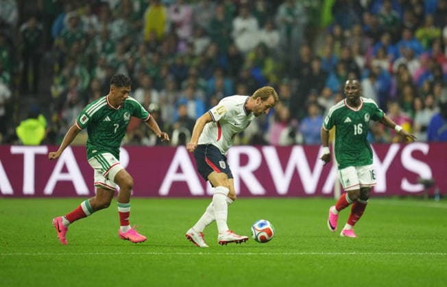 Harry Kane (England) during Mexico and England, Round of 16 FIFA World Cup, WM, Weltmeisterschaft, Fussball 2026, Azteca Stadium, Mexico, Mexico on July 5, 2026. Thor Wegner DeFodi Images. (Photo by DeFodi Images) - *** Harry Kane of England during the Mexico vs. England Round of 16 match at the 2026 FIFA World Cup, Azteca Stadium, Mexico City, Mexico, on July 5, 2026. Photo by Thor Wegner, DeFodi Images