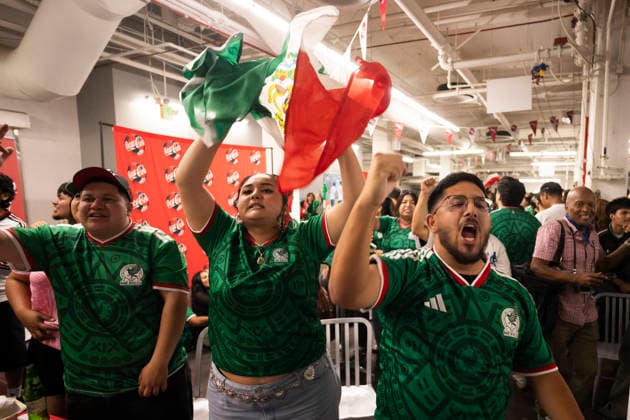 July 5, 2026, Los Angeles, California, USA: Soccer fans react while watching a live broadcast of the FIFA World Cup, WM, Weltmeisterschaft, Fussball Round of 32 soccer match between Mexico and England at a watch party in Los Angeles, on Sunday, July 5, 2026. World Cup Soccer Reaction: Mexico Vs England  - ZUMAc68_ 20260705_zaf_c68_004 Copyright: xRingoxChiux