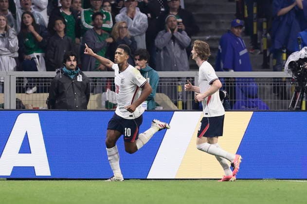 FIFA World Cup, WM, Weltmeisterschaft, Fussball 2026 - Round of 16 - Mexico vs. England Jude Bellingham (L) of England celebrates after scoring a goal during the FIFA World Cup 2026 Round of 16 soccer match between Mexico and England, in Mexico City, Mexico, 05 July 2026. Ciudad de Mexico Mexico  Copyright: xJOSExMENDEZx