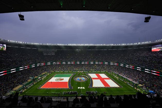 (260706) -- MEXICO CITY, July 6, 2026 -- Referees, players of Mexico and England enter the pitch before the round of 16 match between Mexico and England at the 2026 FIFA World Cup, WM, Weltmeisterschaft, Fussball at the Mexico City Stadium, Mexico, July 5, 2026. ) (SP)MEXICO-MEXICO CITY-FOOTBALL-FIFA WORLD CUP-ROUND OF 16-MEX VS ENG LixMuzi 