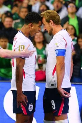 Harry Kane of England celebrates scoring with Jude Bellingham Mexico v England, 2026 FIFA World Cup, WM, Weltmeisterschaft, Fussball Round of 16, Football, Azteca Stadium, Mexico City, Mexico - 05 Jul 2026Mexico City Azteca Stadium Mexico  Copyright: xJavierxGarcia Shutterstockx 16975483cy