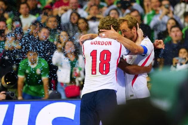 Harry Kane of England celebrates scoring with Jude Bellingham and Anthony Gordon Mexico v England, 2026 FIFA World Cup, WM, Weltmeisterschaft, Fussball Round of 16, Football, Azteca Stadium, Mexico City, Mexico - 05 Jul 2026Mexico City Azteca Stadium Mexico  Copyright: xJavierxGarcia Shutterstockx 16975483db