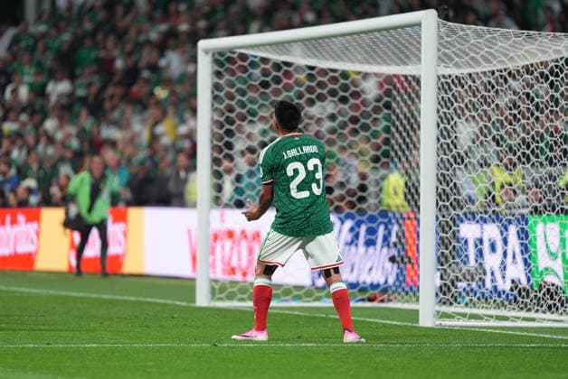 Mexico v England - FIFA World Cup, WM, Weltmeisterschaft, Fussball 2026 - Round of 16 MEXICO CITY, MEXICO - JULY 05: Jesus Gallardo (23) of Mexico in action during the FIFA World Cup 2026 Round of 16 match between Mexico and England at Mexico Stadium (Estadio Azteca) in Mexico City, Mexico on July 05, 2026. Juancho Torres Anadolu Mexico City Mexico. Editorial use only. Please get in touch for any other usage.  Copyright: x2026xAnadoluxJuanchoxTorresx