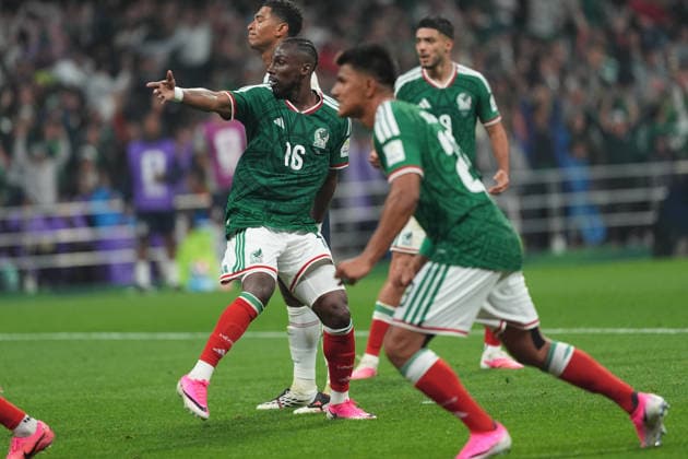 Mexico v England Round of 16 FIFA World Cup, WM, Weltmeisterschaft, Fussball 2026 Julian Quinones 16 of Mexico national team, Nationalteam celebrating after scoring a goal during the FIFA World Cup 2026 round of 16 match between Mexico and England at Mexico City stadium. on July 5, 2026 in Mexico City, Mexico. (Photo by Ian Robles Eyepix Group) Copyright: xIanxRobles xEyepixxGroupx EL_05072026_191168JPEG