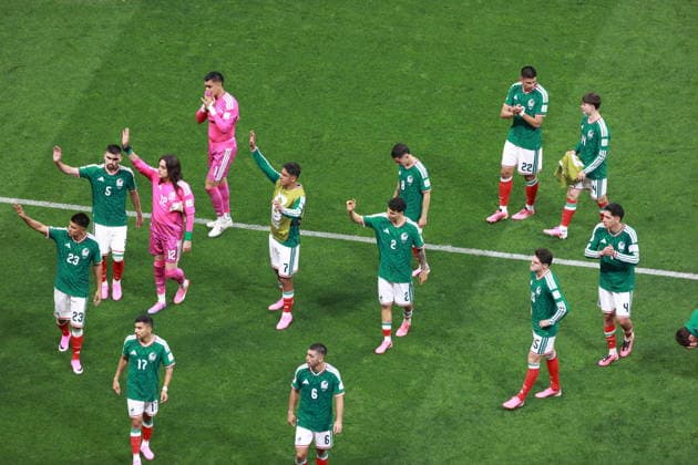 FIFA World Cup, WM, Weltmeisterschaft, Fussball 2026 - Round of 16 - Mexico vs. England Mexican players react at the end of the FIFA World Cup 2026 Round of 16 soccer match between Mexico and England, in Mexico City, Mexico, 05 July 2026. Mexico City Mexico  Copyright: xMARIOxGUZMANx
