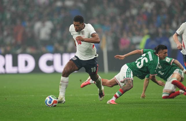 Jude Bellingham (England) during Mexico and England, Round of 16 FIFA World Cup, WM, Weltmeisterschaft, Fussball 2026, Azteca Stadium, Mexico, Mexico on July 5, 2026. Thor Wegner DeFodi Images. (Photo by DeFodi Images) - *** Jude Bellingham of England during the Round of 16 match between Mexico and England at the 2026 FIFA World Cup, Azteca Stadium, Mexico City, on July 5, 2026. Photo by DeFodi Images, Thor Wegner