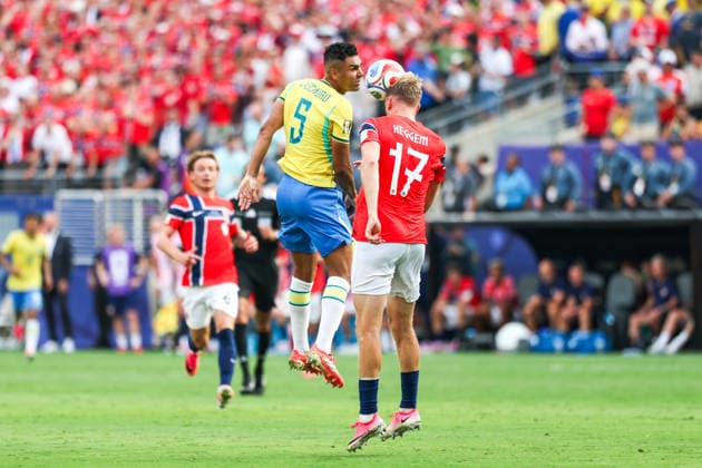 July 5, 2026, USA: Casemiro player of Brazil and Torbjorn Heggem player of Norway during the Round of 16 match between Brazil and Norway at the FIFA World Cup, WM, Weltmeisterschaft, Fussball at New York New Jersey Stadium, in East Rutherford, United States, on Sunday, July 05, 2026. FIFA World Cup 2026 - Round Of 16 - Brazil V Norway  - ZUMAc233 0860842455st Copyright: xVanessaxCarvalhox