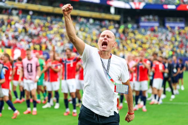 July 5, 2026, East Rutherford, Nj, United States: Stale Solbakken Coach of Norway celebrates qualifying for the quarterfinals after defeating Brazil 2-1 to the Round of 16 match at the FIFA World Cup, WM, Weltmeisterschaft, Fussball at New York New Jersey Stadium, in East Rutherford, United States, on Sunday, July 05, 2026. East Rutherford United States - ZUMAv122 20260705_aap_v122_070 Copyright: xWilliamxVolcovx