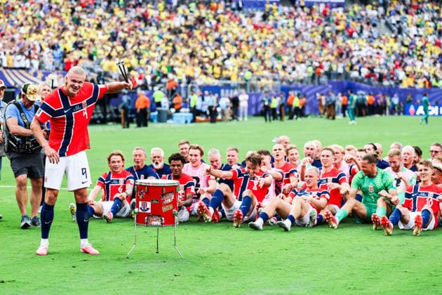July 5, 2026, East Rutherford, Nj, United States: Norway s players celebrate qualifying for the quarterfinals by performing the Viking clap after defeating Brazil 2-1 to the Round of 16 match at the FIFA World Cup, WM, Weltmeisterschaft, Fussball at New York New Jersey Stadium, in East Rutherford, United States, on Sunday, July 05, 2026. East Rutherford United States - ZUMAv122 20260705_aap_v122_151 Copyright: xWilliamxVolcovx