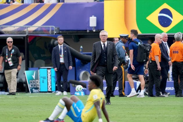 Brazil head coach Carlo Ancelotti reacts at the end of the World Cup round of 16 soccer match between Brazil and Norway in East Rutherford, N.J., near New York, Sunday, July 5, 2026. Noxthirdxpartyxsales  aflo_337030370 AyanoxMiurax