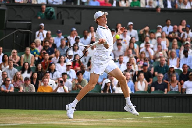 2026 Wimbledon - Jannik Sinner Jannik Sinner (ITA) during his fourth round match at the 2026 Wimbledon Championships at the AELTC in London, UK on July 5, 2026. Photo by Corinne Dubreuil ABACAPRESS.COM London  Copyright: xDubreuilxCorinne ABACAx