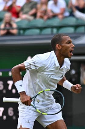 2026 Wimbledon - Felix Auger-Aliassime Felix Auger-Aliassime (CAN) during his fourth round match at the 2026 Wimbledon Championships at the AELTC in London, UK on July 5, 2026. Photo by Corinne Dubreuil ABACAPRESS.COM London  Copyright: xDubreuilxCorinne ABACAx