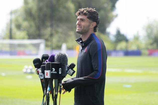 July 4, 2026, Seattle, Washington, USA: United States of America forward Christian Pulisic (10) talk to the media at the USA national team, Nationalteam Training which took place at University of Washington Soccer Stadium. Seattle USA - ZUMAl181 20260704_zsp_l181_033 Copyright: xMelissaxLevinx