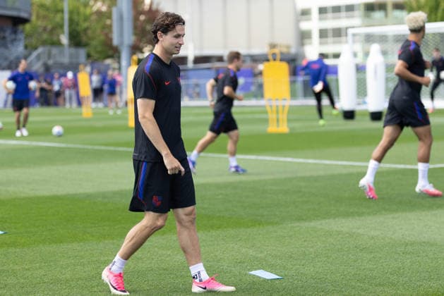 July 4, 2026, Seattle, Washington, USA: United States of America midfielder Brenden Aaronson (11) warms up in their final team practice before their game at the USA national team, Nationalteam Training which took place at University of Washington Soccer Stadium. Seattle USA - ZUMAl181 20260704_zsp_l181_074 Copyright: xMelissaxLevinx