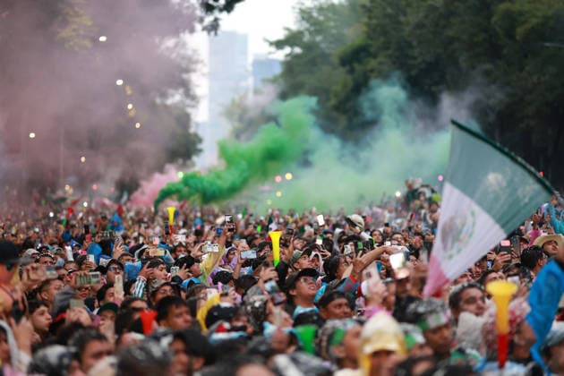Crowds of Mexico fans gather in central Mexico City to watch Mexico face England MEXICO CITY, MEXICO - JULY 05: Mexican fans gather as they watch the FIFA World Cup, WM, Weltmeisterschaft, Fussball 2026 round of 16 match between Mexico and England on large screens at Reforma Avenue in Mexico City, Mexico, on July 05, 2026. Daniel Cardenas Anadolu Mexico City Mexico. Editorial use only. Please get in touch for any other usage.  Copyright: x2026xAnadoluxDanielxCardenasx