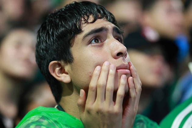 Crowds of Mexico fans gather in central Mexico City to watch Mexico face England MEXICO CITY, MEXICO - JULY 05: Mexican fans react as they watch the round of 16 match between Mexico and England on large screens, at Reforma Avenue, in Mexico City, Mexico on July 05, 2026. Daniel Cardenas Anadolu Mexico City Mexico. Editorial use only. Please get in touch for any other usage.  Copyright: x2026xAnadoluxDanielxCardenasx